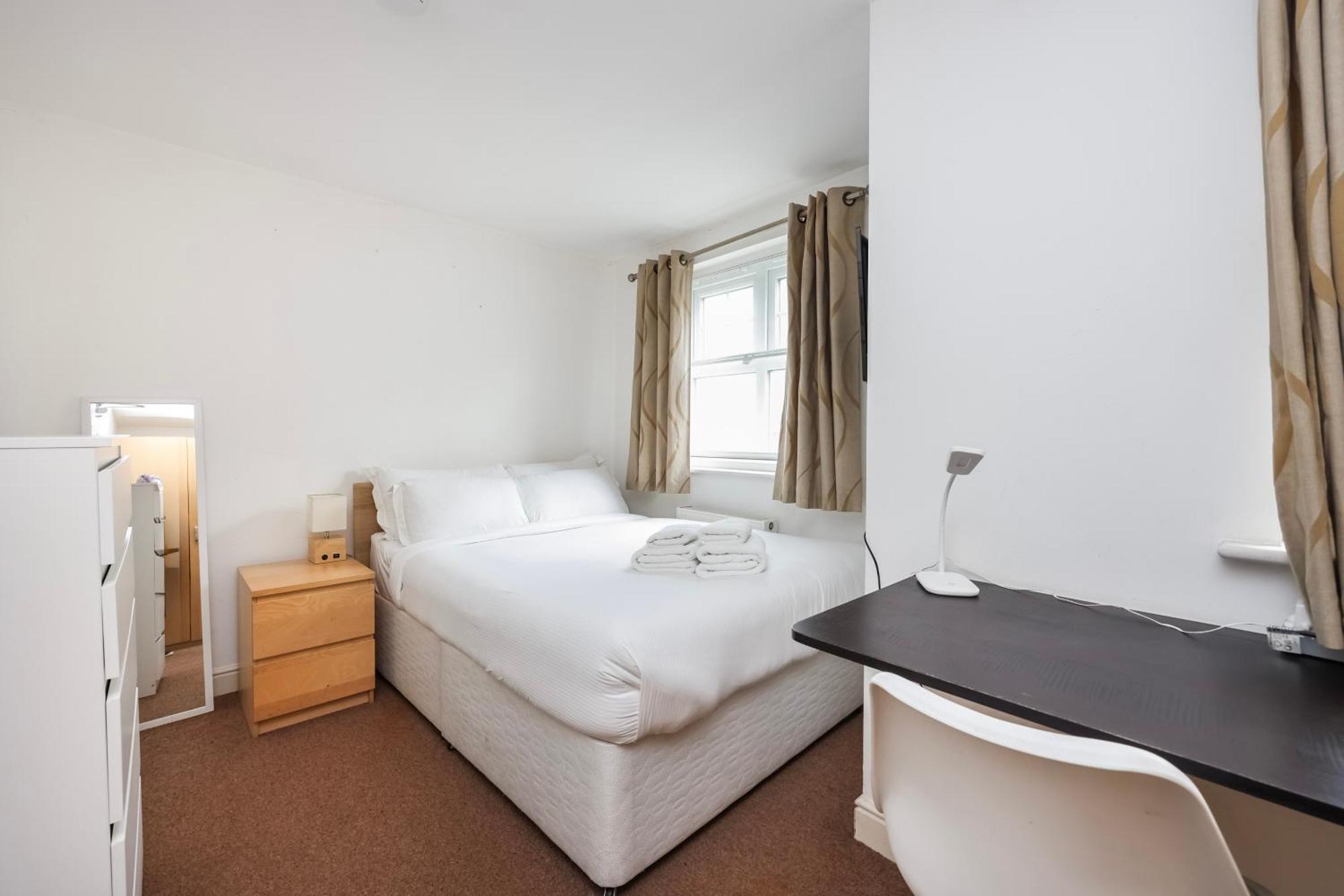 Vibrant Clapham Double Bedroom 伦敦 外观 照片