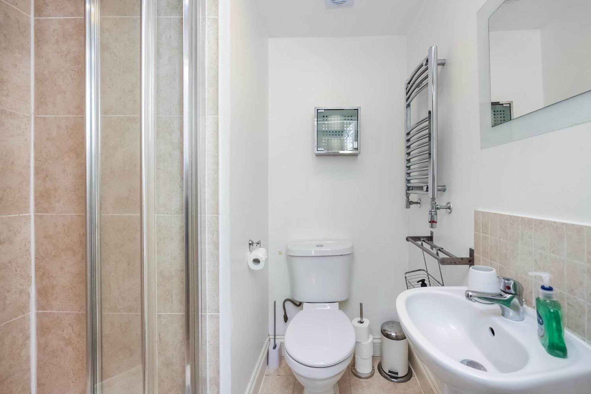 Vibrant Clapham Double Bedroom 伦敦 外观 照片